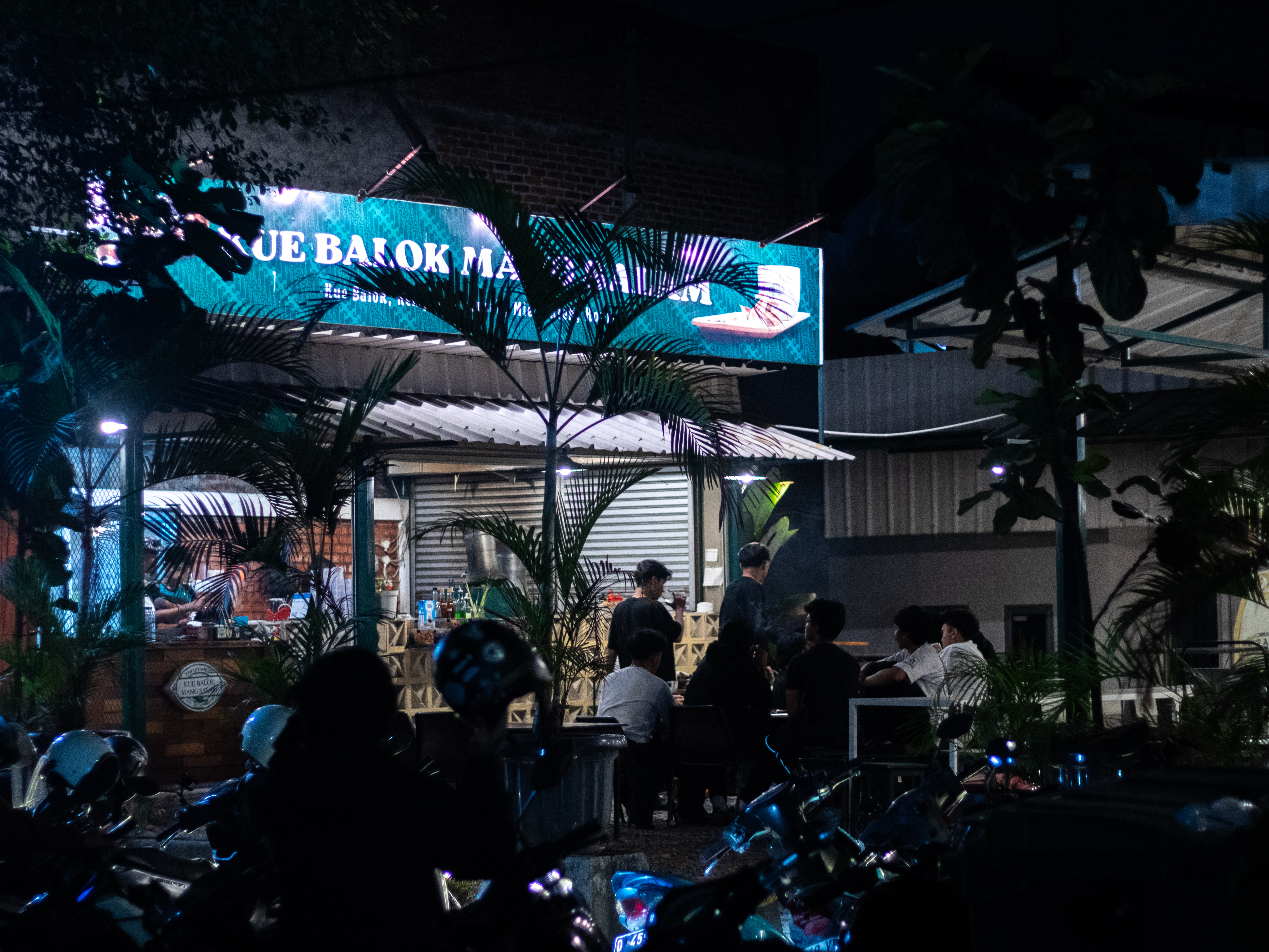 Sejarah Warung Mang Salam Malam Hari